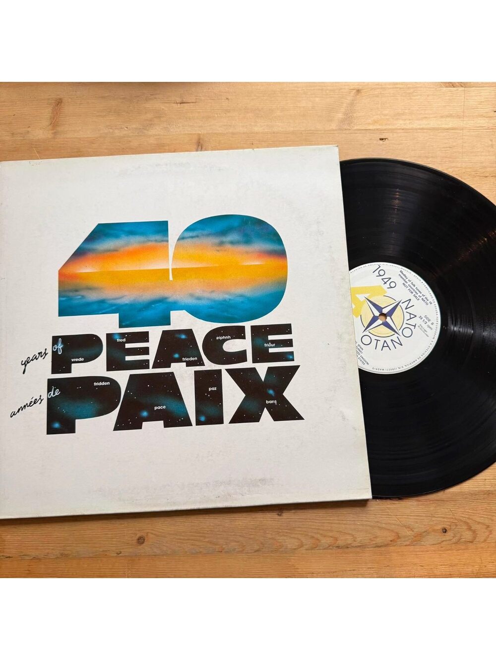 Various - 40 Years of Peace Paix 33rpm VG+ VR18
